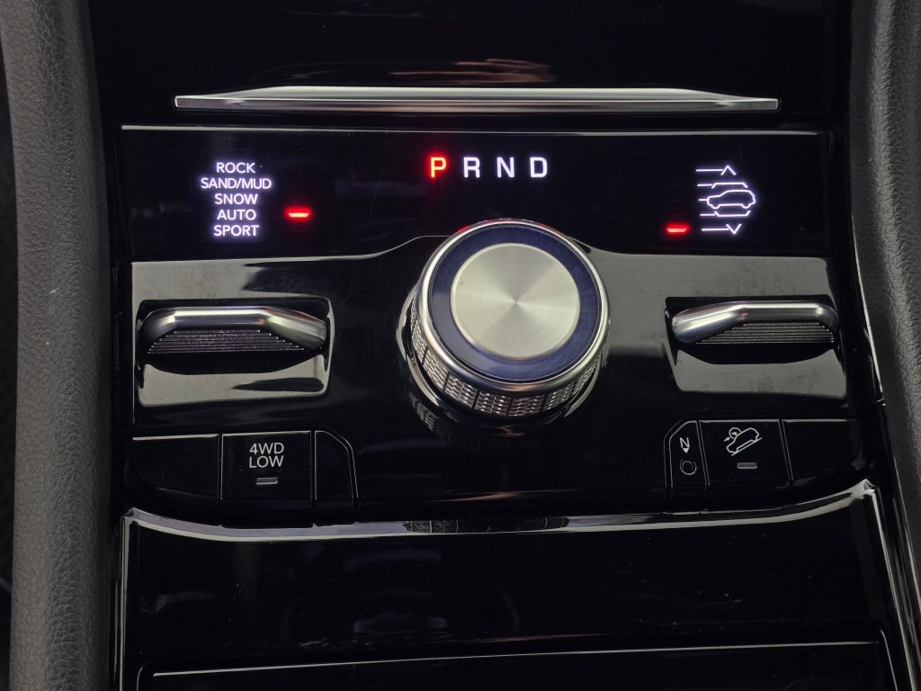 Used 2022 Jeep Grand Cherokee Summit w/ Luxury Tech Group V AWD/4WD image 17