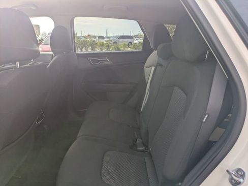 Used 2025 Kia Sportage LX FWD image 13