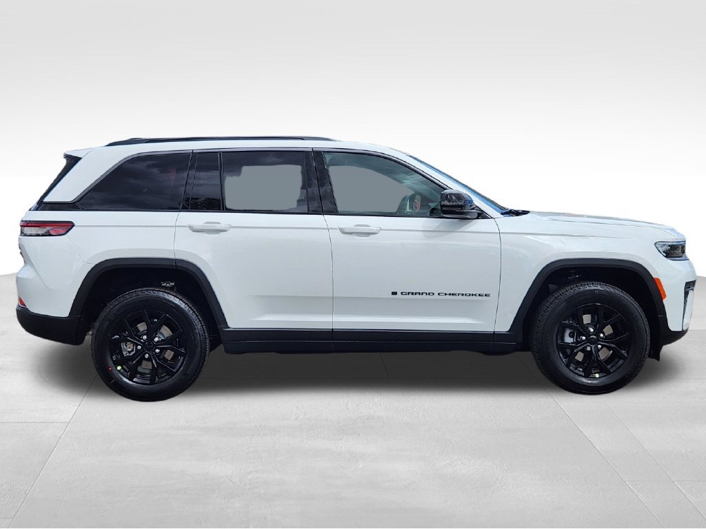 New 2026 Jeep Grand Cherokee Altitude AWD/4WD image 7