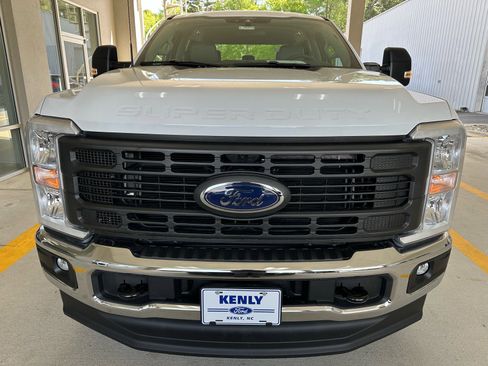 New 2026 Ford F250 XL w/ XL Chrome Package AWD/4WD image 8