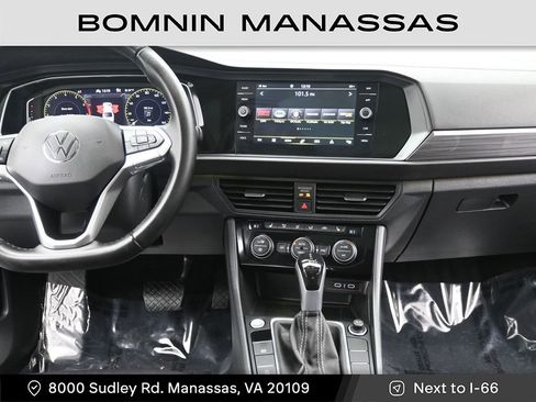 Used 2023 Volkswagen Jetta SEL image 14