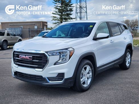 Used 2024 GMC Terrain SLE AWD/4WD image 1