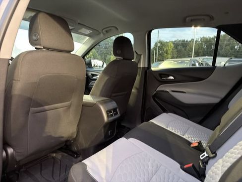 Used 2018 Chevrolet Equinox LS FWD image 12