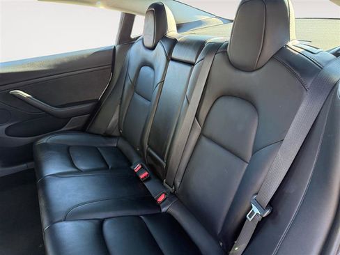 Used 2023 Tesla Model 3 Standard Range image 13