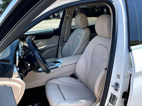 Used 2022 Mercedes-Benz GLC 300 image 9