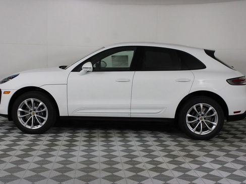 New 2026 Porsche Macan image 2