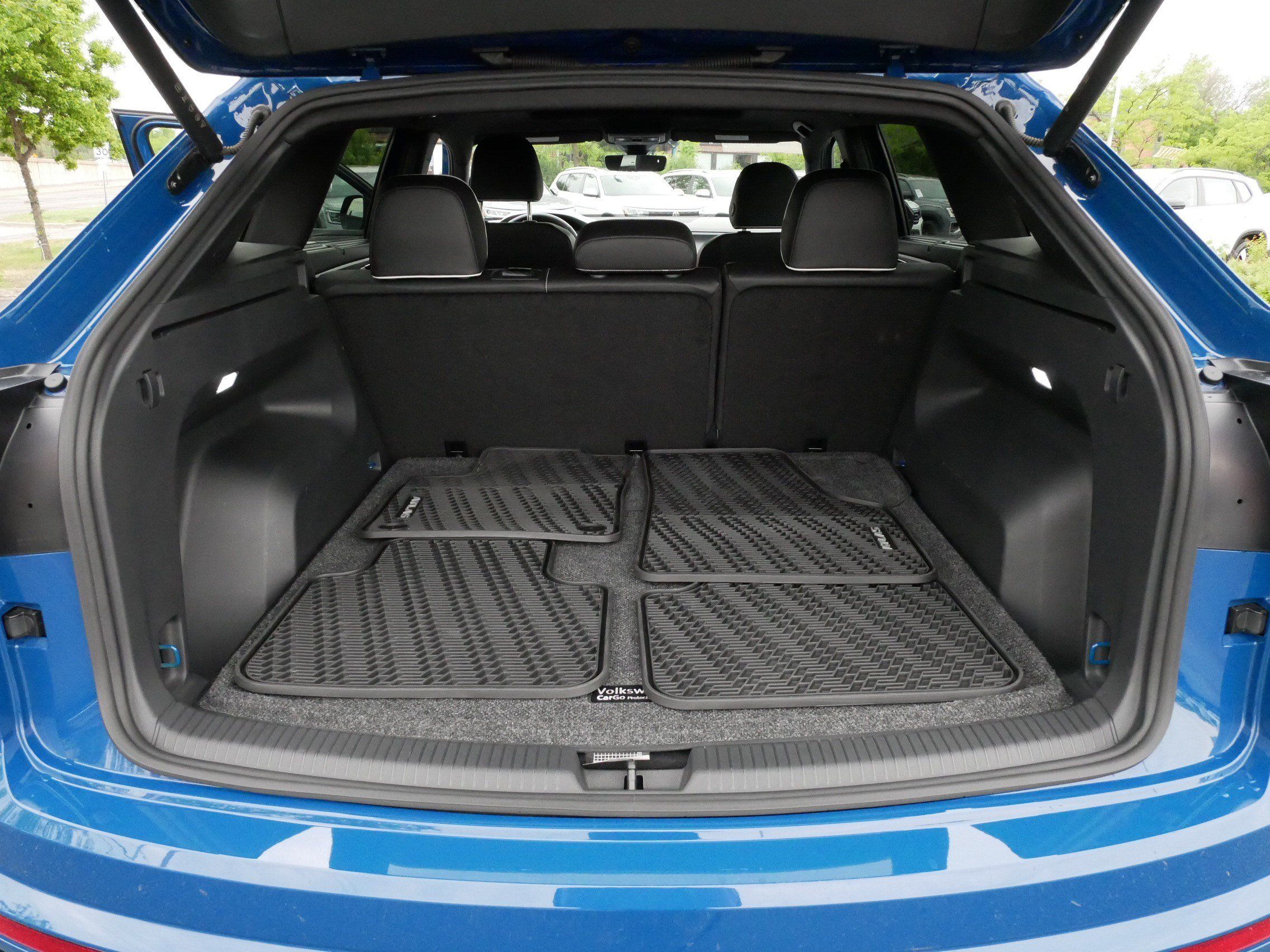 Certified 2026 Volkswagen Atlas Cross Sport SEL Premium R-Line AWD/4WD image 18