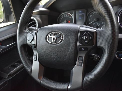 Used 2021 Toyota Tacoma TRD Sport image 23