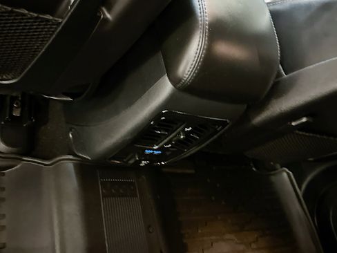 Used 2020 Jeep Grand Cherokee Limited image 29