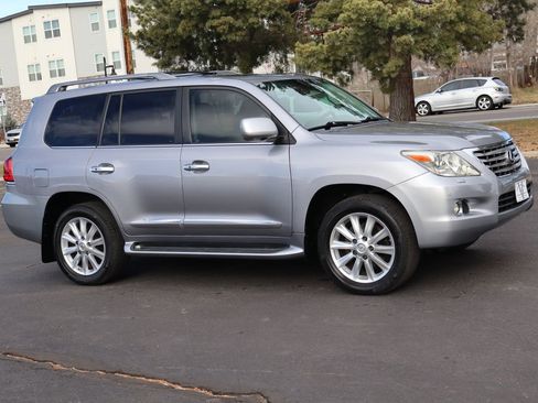 Used 2010 Lexus LX 570 4WD image 2