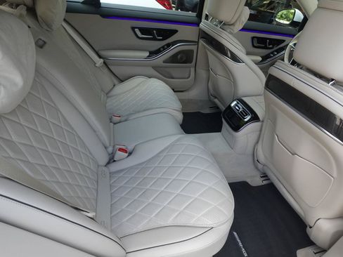 Used 2025 Mercedes-Benz S 580e 4MATIC Sedan image 16