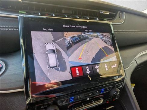 New 2025 Jeep Grand Cherokee Limited w/ Luxury Tech Group II image 12