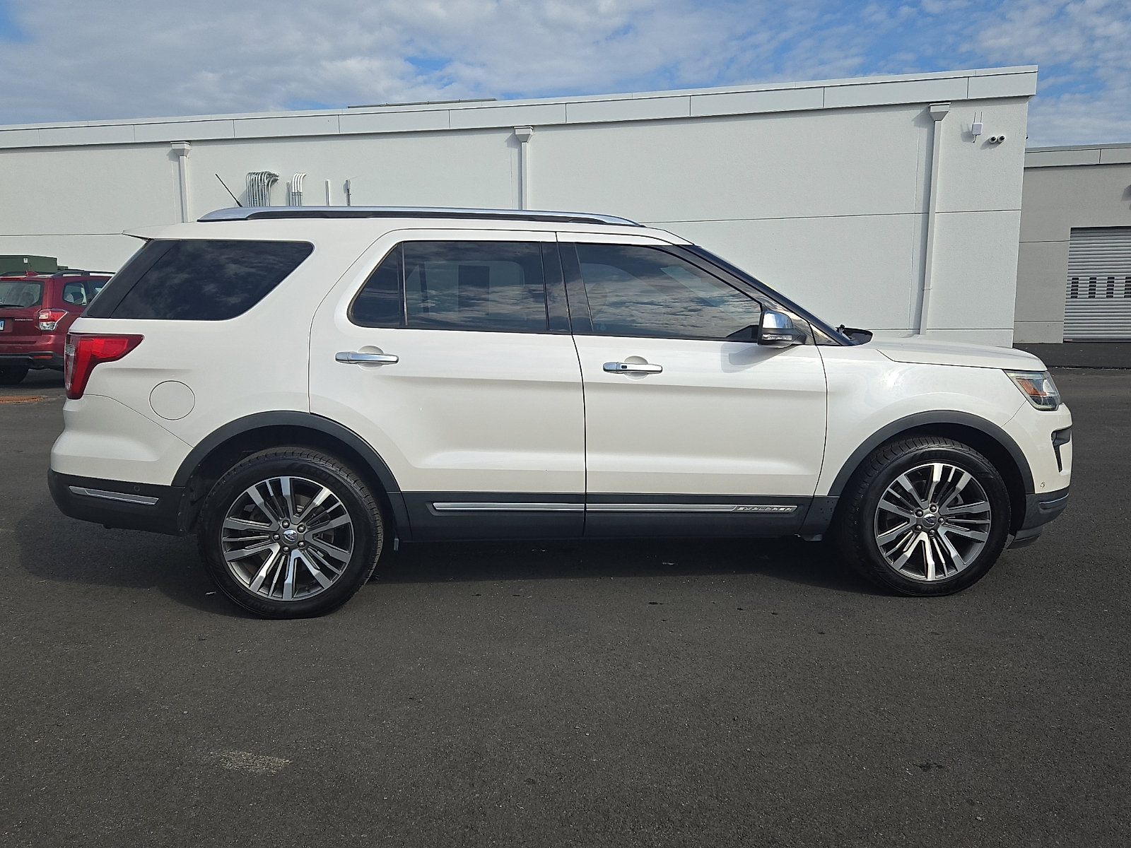 Used 2019 Ford Explorer Platinum AWD/4WD image 7