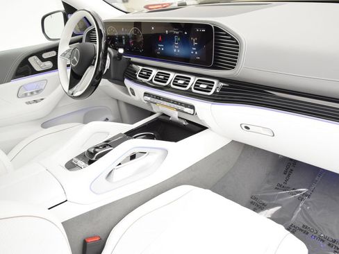 New 2026 Mercedes-Benz Maybach GLS 600 4MATIC image 15