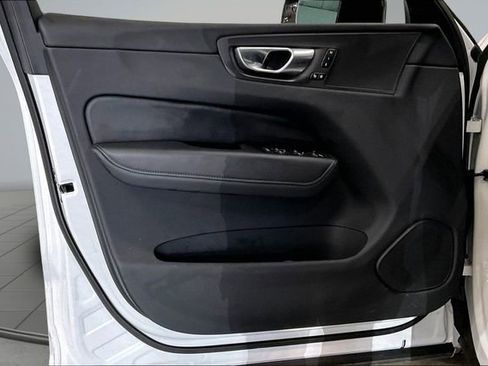 Certified 2025 Volvo XC60 B5 Plus image 24