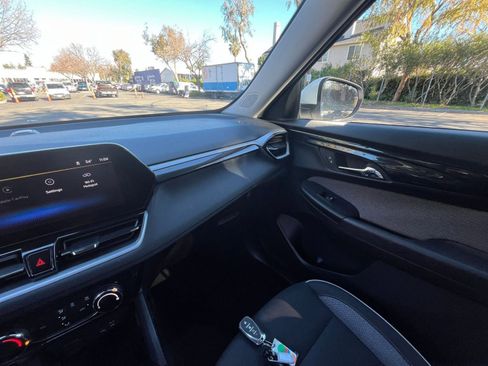 Used 2025 Chevrolet TrailBlazer LT image 33