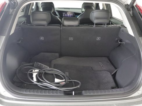Used 2024 Kia Niro SX Touring FWD image 20
