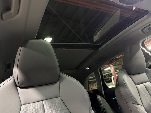 Used 2025 Audi Q5 Premium Plus w/ Premium Plus AWD/4WD image 16