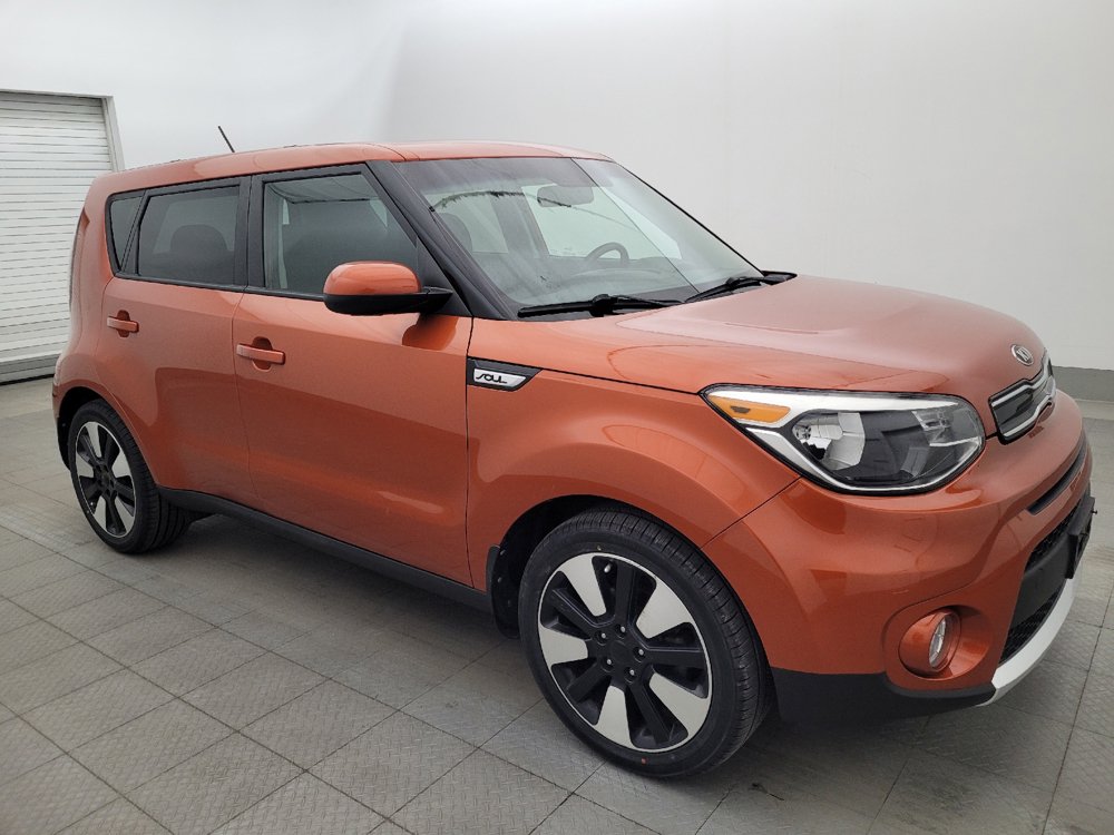 Used 2018 Kia Soul + FWD image 11