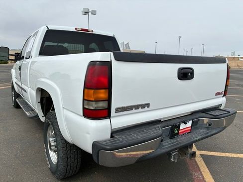 Used 2004 GMC Sierra 2500 SLE w/ Heavy-Duty Power Package RWD image 4
