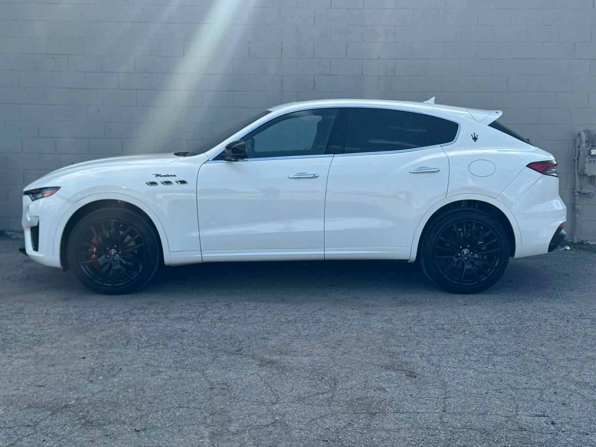 Used 2024 Maserati Levante Modena Ultima AWD/4WD image 2