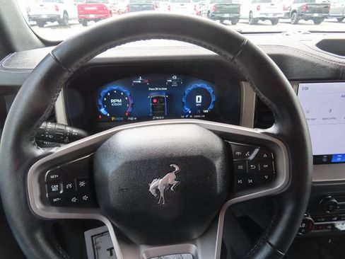 Used 2025 Ford Bronco Outer Banks AWD/4WD image 32