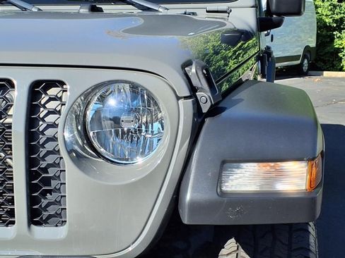 Certified 2020 Jeep Gladiator Sport w/ Quick Order Package 23S image 22