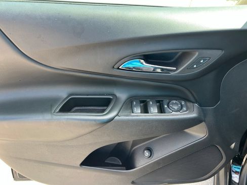 Used 2024 Chevrolet Equinox LT FWD image 11