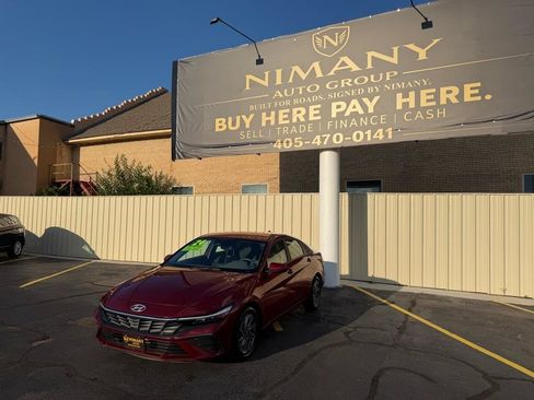 Used 2024 Hyundai Elantra SEL FWD image 3