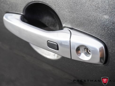 Used 2019 Ford Explorer Platinum image 26