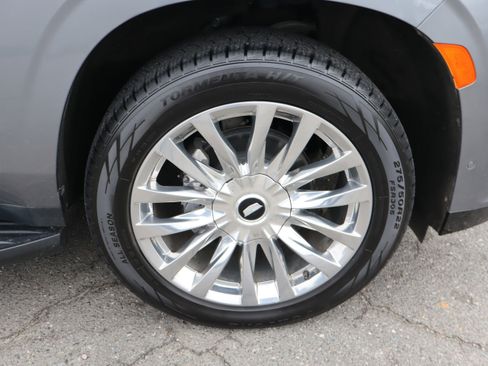 Used 2021 Cadillac Escalade ESV Premium Luxury image 44