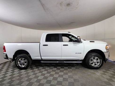 Used 2024 RAM 2500 Big Horn w/ Safety Group AWD/4WD image 8