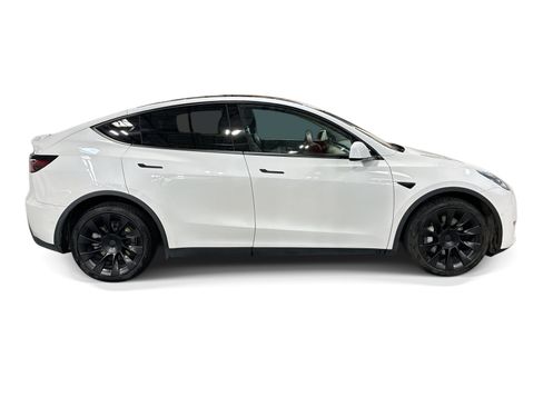Certified 2021 Tesla Model Y Long Range AWD/4WD image 7