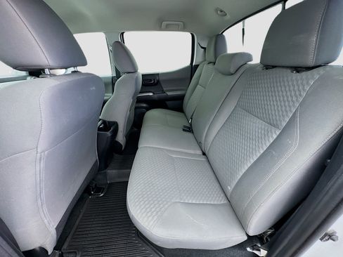 Used 2021 Toyota Tacoma SR5 RWD image 15