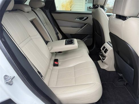 Used 2018 Land Rover Range Rover Velar R-Dynamic HSE image 33