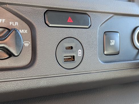 Certified 2022 Ford E-450 and Econoline 450 Super Duty w/ Power Windows & Locks Group RWD image 25
