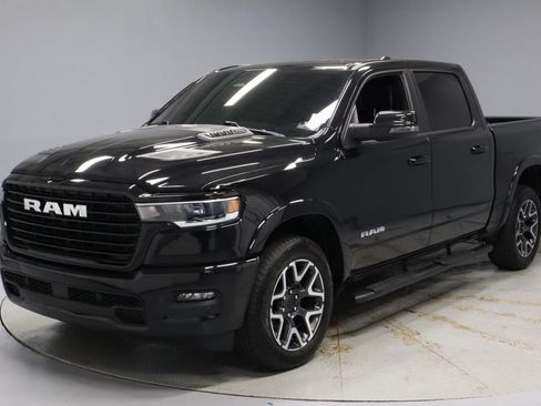 Used 2025 RAM 1500 Laramie w/ Sport Appearance Package AWD/4WD image 9
