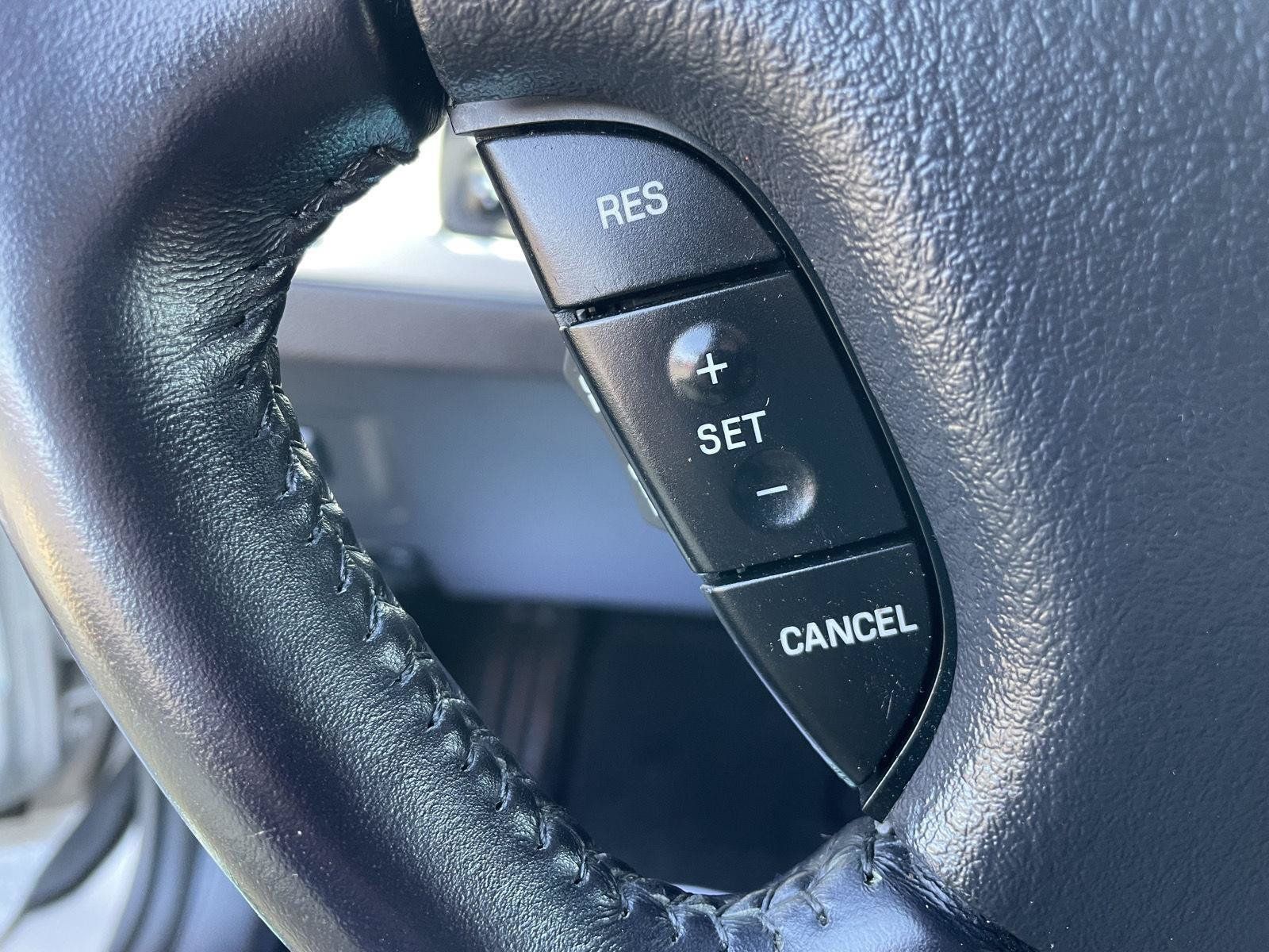 Used 2005 Ford Thunderbird RWD image 16