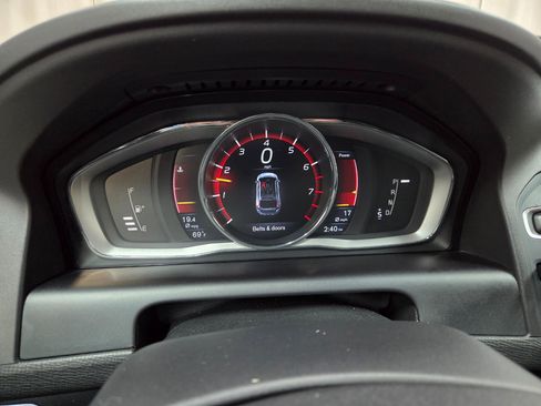 Used 2015 Volvo XC60 T6 image 27