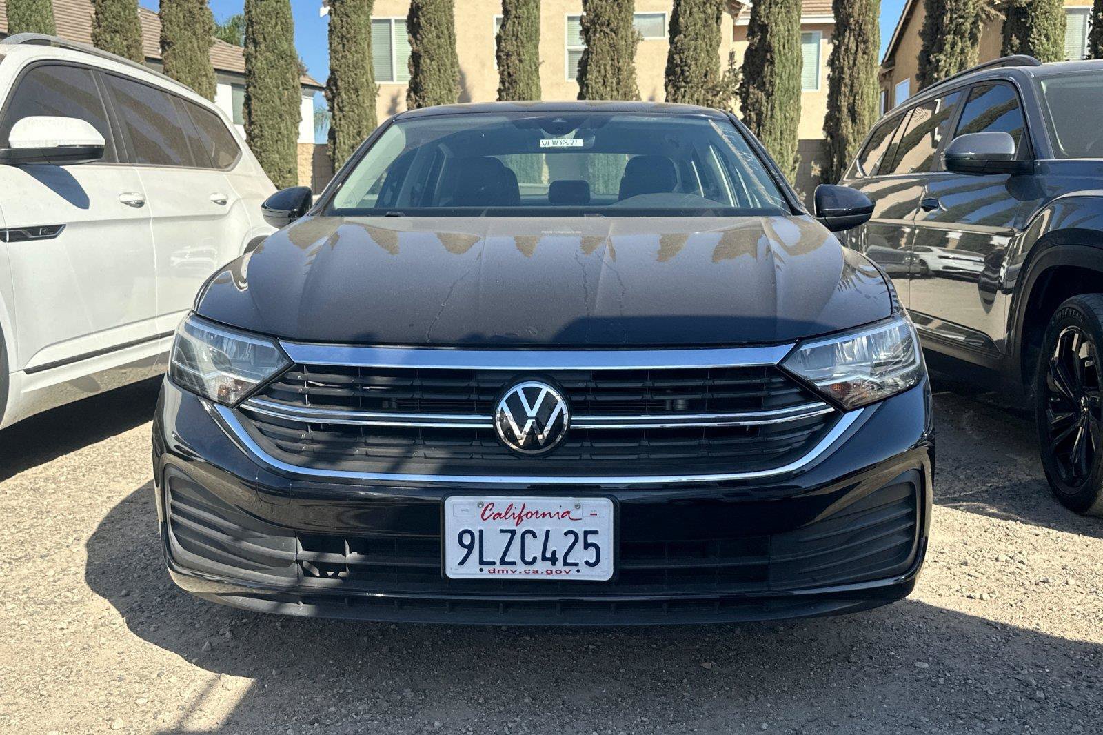Used 2024 Volkswagen Jetta SE FWD image 2