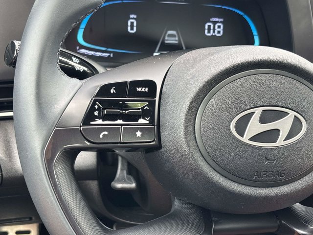 Used 2025 Hyundai Elantra Sport FWD image 17