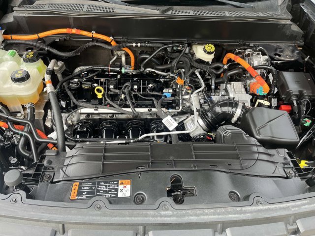 Used 2022 Ford Maverick Lariat w/ Lariat Luxury Package FWD image 6