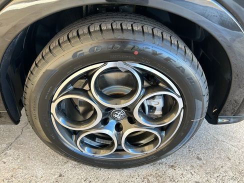 New 2025 Alfa Romeo Tonale image 3