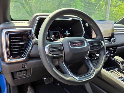 New 2026 GMC Canyon Elevation w/ Convenience Package RWD image 12