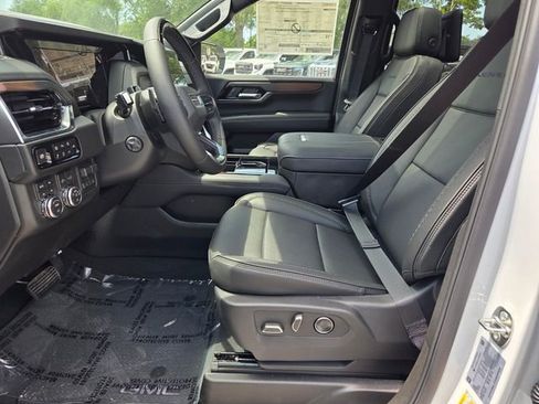 New 2026 GMC Yukon Denali w/ Denali Reserve Package AWD/4WD image 4