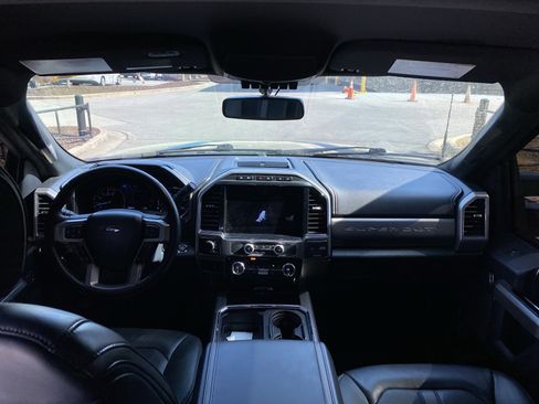 Used 2022 Ford F450 Platinum w/ FX4 Off-Road Package image 17