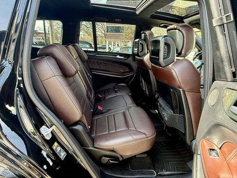 Used 2016 Mercedes-Benz GL 63 AMG 4MATIC image 29