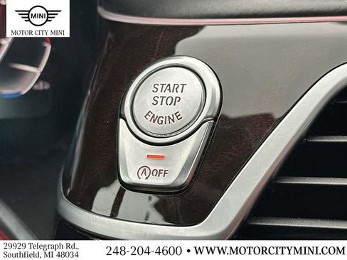 Used 2022 BMW 750i xDrive w/ Executive Package image 31