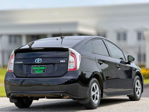 Used 2015 Toyota Prius Four w/ Deluxe Solar Roof Package FWD image 11