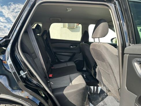 Used 2024 Nissan Rogue SV FWD image 12